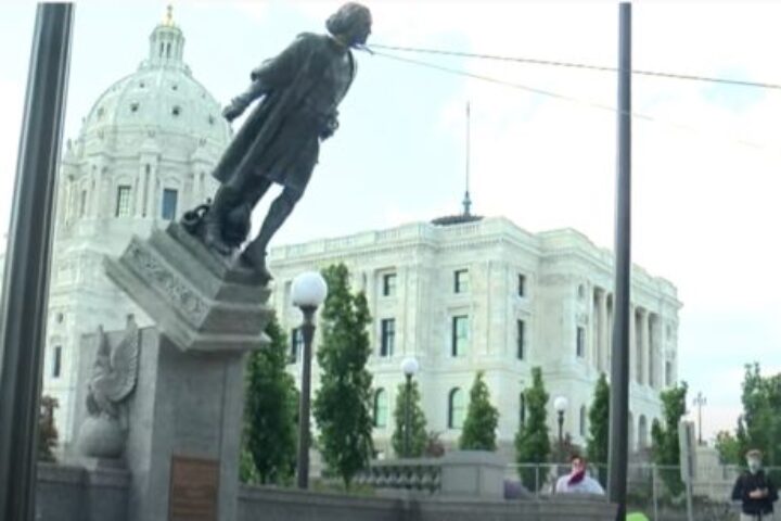 columbus statue minneapolis colombo statua 1 600x306 1