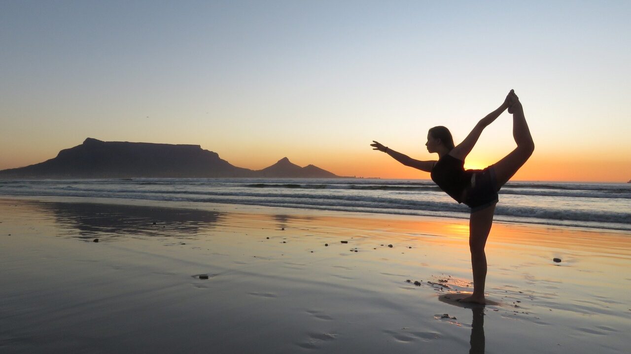 yoga 1665173 1920
