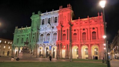 tricolore sulla facciat ottocentesca 2 2
