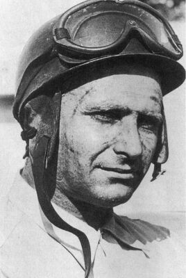 800px juan manuel fangio (circa 1952)