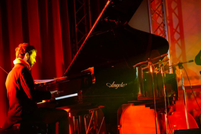 silvio playing 1