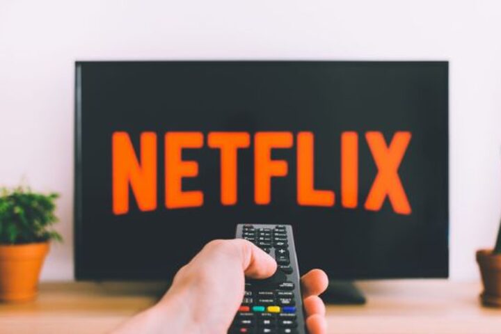 netflix mettere pausa abbonamento