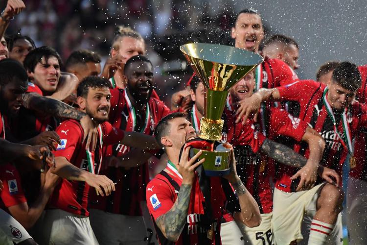 milan trofeo afp 2205