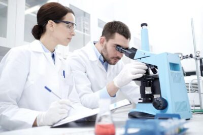 laboratorio ricerca 123rf