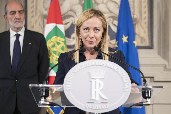 giorgia meloni gets government mandate