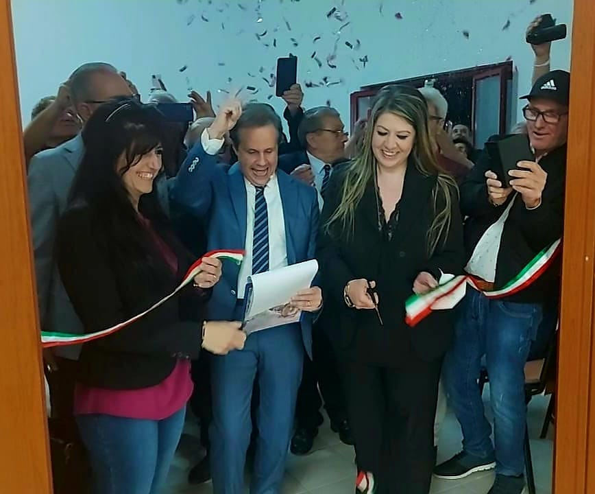 le figlie di mino tagliano il nastro del museo (1)