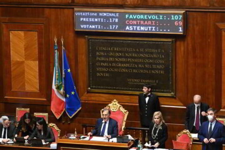 con fiducia senato la manovra diventa legge