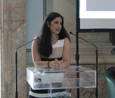 >>>/ attacco ad atene alla diplomatica schlein, sorella di elly