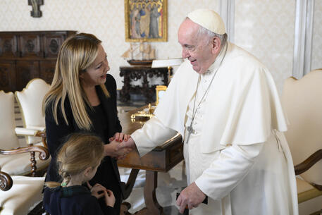 ++ papa e meloni a colloquio per 35 minuti ++