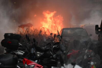 napoli eintracht: a police car set on fire