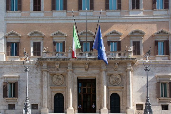 montecitorio lutto nazionale bandiere fileminimizer