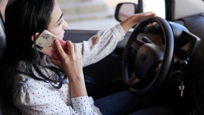 cellulare auto guida