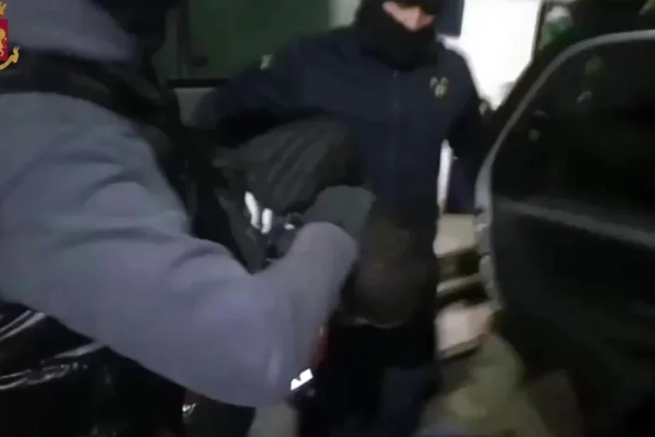 due arrestati a milano dalla polizia per terrorismo