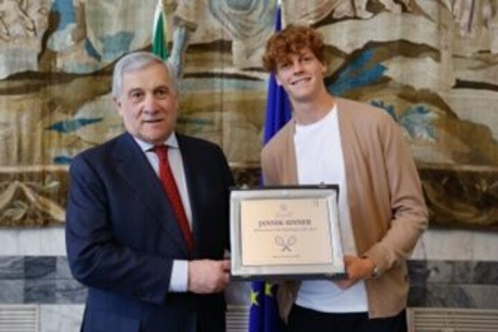 facebook jannik sinner alla farnesina. il ministro tajani lo nomina ambasciatore della diplomazia dello sport immagine1 340x223