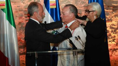 frank rainieri marranzini recibe condecoracion de comendador focus 0 0 896 504