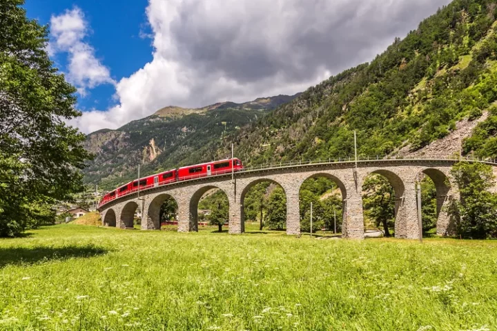 20210309153114 lombardia unesco ferrovia retica shutterstock 546202597