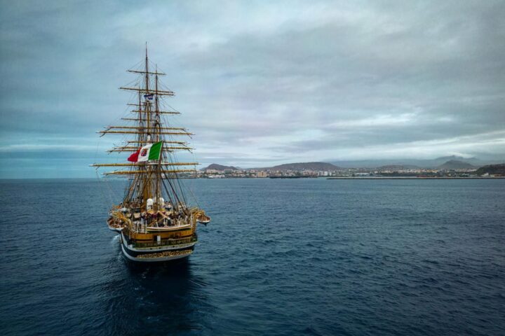 cile lamerigo vespucci lascia valparaiso e prosegue tour mondiale