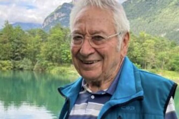 la famiglia ex emigranti sinistra piave piange paolino tabacchi socio fondatore del sodalizio dellassociazione bellunesi nel mondo immagine16 e1725297577196 398x223