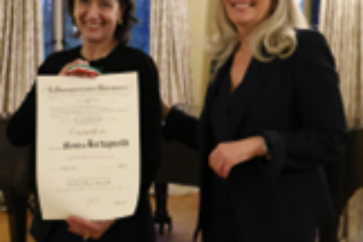 stati uniti lambasciatrice zappia conferisce lonorificenza di cavaliere della repubblica italiana alla direttrice degli istituti nazionali di salute monica bertagnolli immagine5