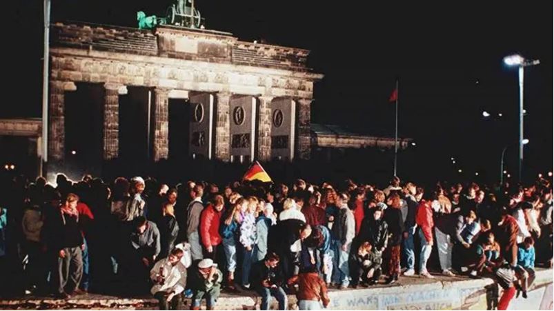 muro di berlino porta di brandeburgo 2