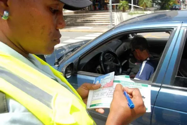 la amet aplica mas de 2000 multas morales por violacion al trafico