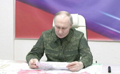 putin visita un posto di comando del gruppo di forze kursk