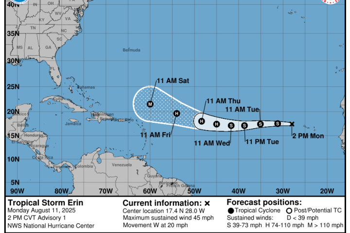 111444 5day cone no line and wind