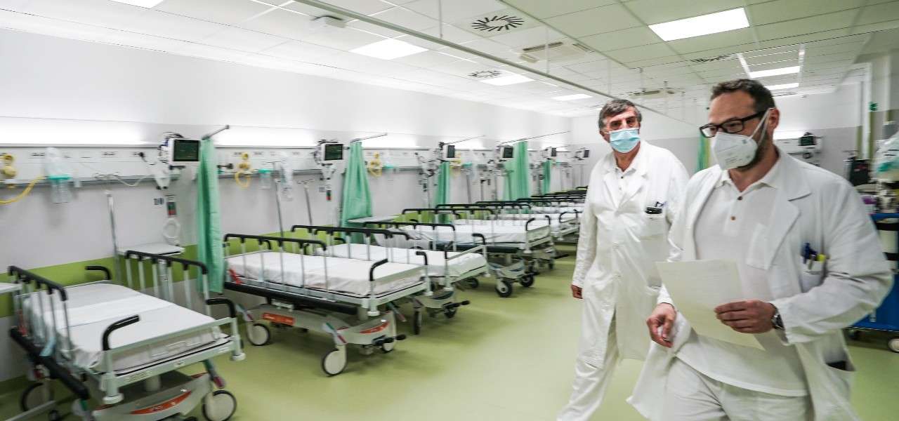 medici ospedale lapresse1280