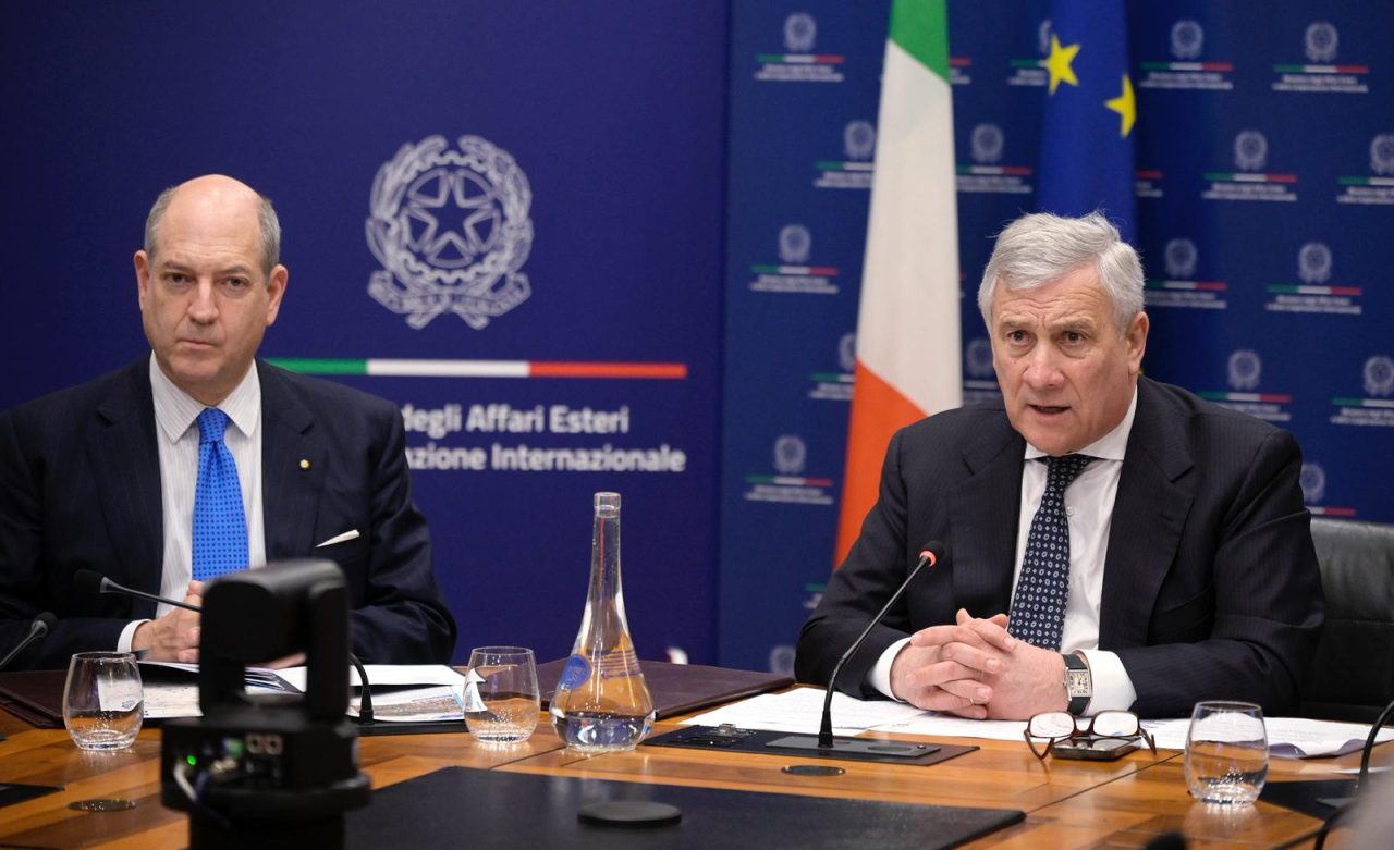 tajani presiede riunione su iran richiesta a italiani di lasciare il paese
