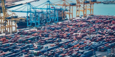 64e45e8433b82fb8cc5d231a container terminal image