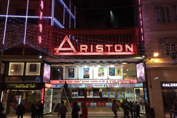 esterno del teatro