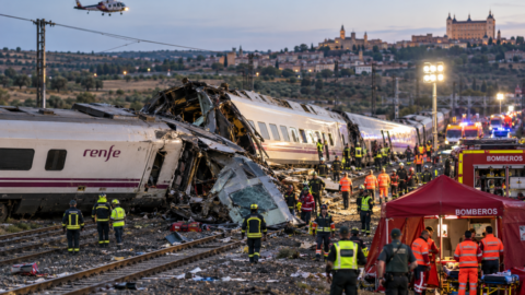 accidente ferroviario al atardecer en toledo