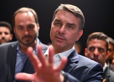 flavio bolsonaro meets governors and senators elects following first round election